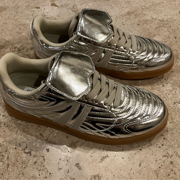 NWOB Steve Madden Silver Madrid Sneakers - Picture 7 of 14